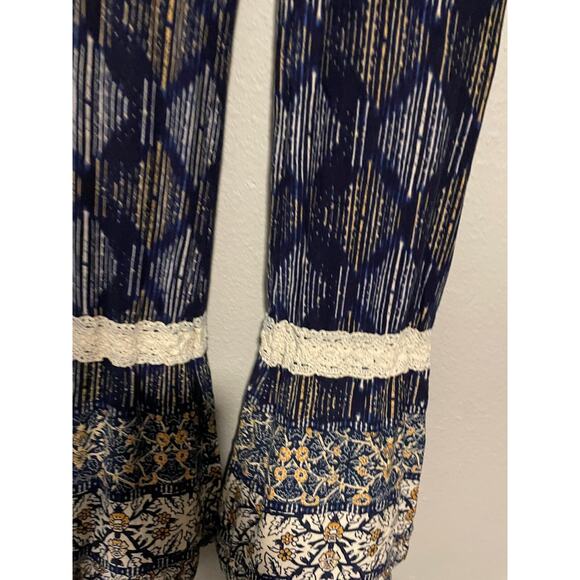 Womens Leggings Medium Blue Abstract Crochet Bell Bottom Flare Festival Boho - Picture 2 of 7